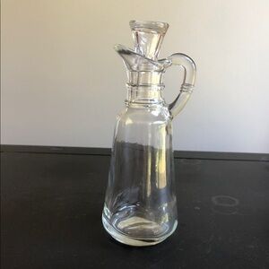 Elegant Clear Glass Oil Dispenser